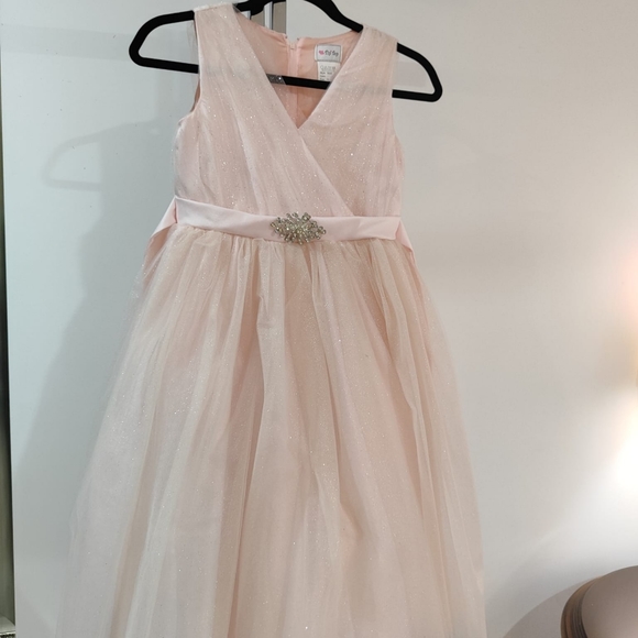 Girls Exquisite Party Dresses - Picture 4 of 4